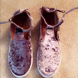 Qupid sneakers, crushed velvet with ankle strap